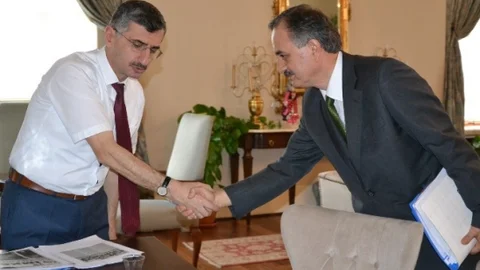 Manisa İş-Kur Müdürü Salim Eroğlu Vali Bektaş'ı Ziyaret Etti