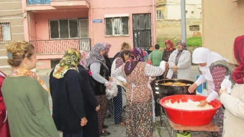 Artan Ölüm Olayları Üzerine Mahalle Sakinleri Lokma Döktürdü