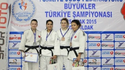 Judoculardan Zonguldak'ta 2 Bronz Madalya