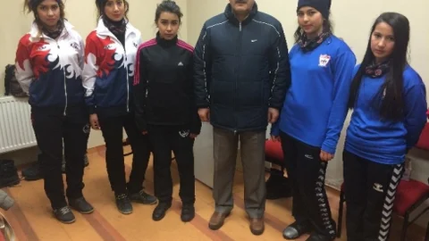 Curling'e Afgan Desteği