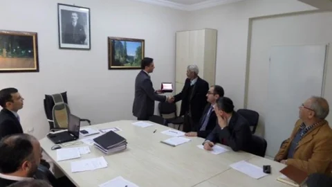 Yoksula Arsa Bağışlayan Hayırsevere Plaket