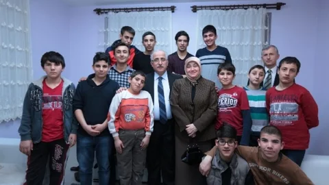 Vali Tuna Ve Eşi Pervin Tuna'dan “Sevgi Evleri”Ne Ziyaret