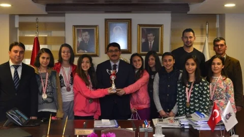 Şampiyonlardan Başkan Çelik'e Ziyaret