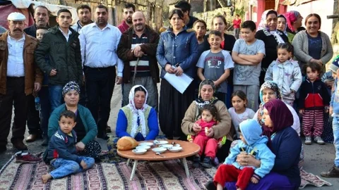 (Özel Haber) Romanlar Sokağın Ortasına Sofra Kurup Eylem Yaptılar