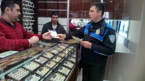 Polisten Esnafa Sahte Para Uyarısı