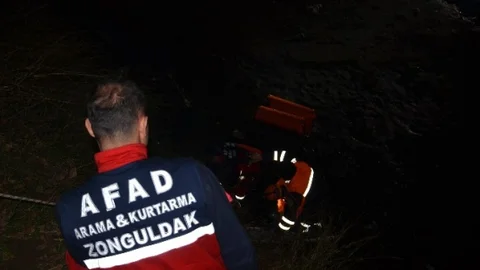 Alkollü Şahıs DÜştüğü Dereden Güçlükle Kurtarıldı