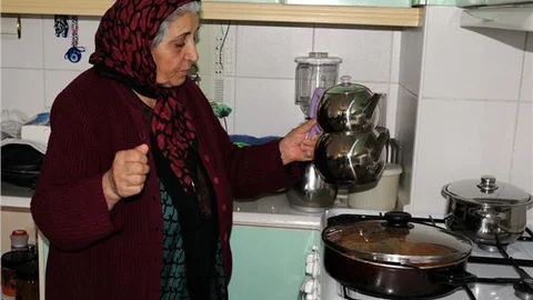 ''Çay demle, elini öpeceğiz'' diyerek dolandırdılar