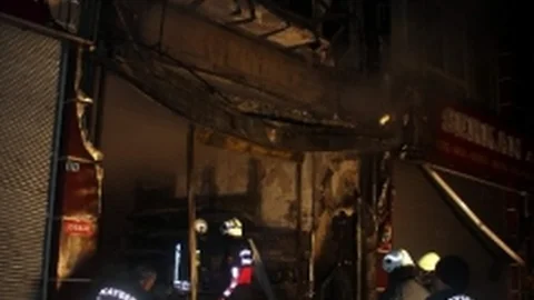 Gündüz Cenazesi Vardı Gece İşyeri Yandı