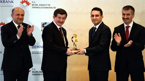 Başbakan Davutoğlu KOSGEB Girişimcilik 2014 Ödül Töreni'ne katıldı