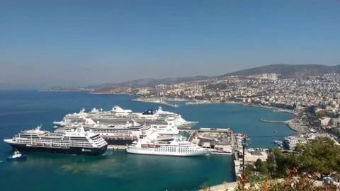 Kuşadası'nda 2015'de Gemiyle 700 Bin Turist Gelecek