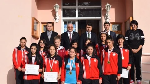 Futbolun Sultanları Kaymakam Bedir'i Ziyaret Etti