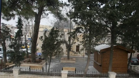 Mevlevihane'nin Yanındaki Parkta Düzenleme Çalışmaları Bitti