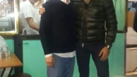 Burak Özçivit Sevgilisi İle İskender Testi Yaptı