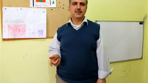 Öğretmen olma hayalini 45'inden sonra gerçekleştirecek