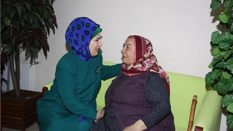 Emine Erdoğan, huzurevini ziyaret etti