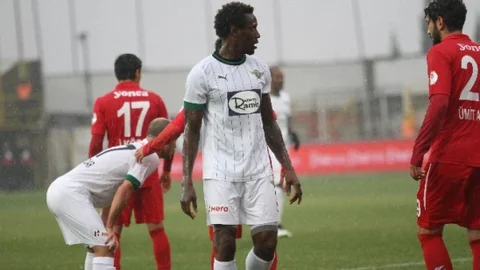 Akhisar Belediyespor'da 3 İsimle Yollar Ayrıldı