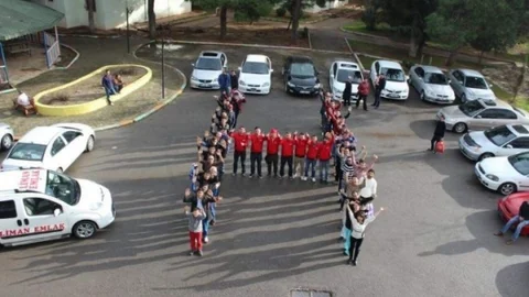 Modifiye Araç Tutkunlarından Anlamlı Proje