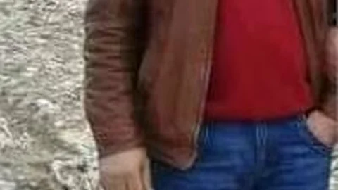 Maç izlerken ensesine mermi isabet etti