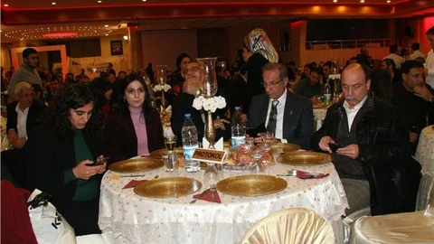 Yüksekdağ, HDK dayanışma yemeğine katıldı