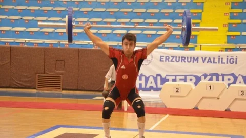 Karabacak Halterde Bronzu Kaptı