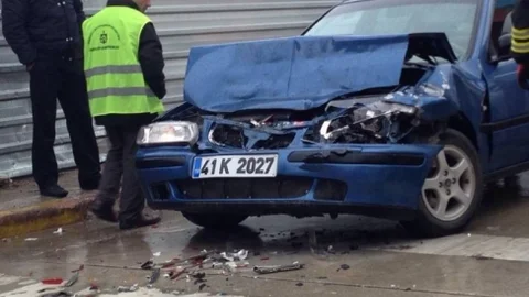 Karamürsel'de Trafik Kazası