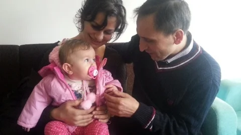 Çocuklarını Yurda Veren Aile Bebekleriyle Hasret Giderdi