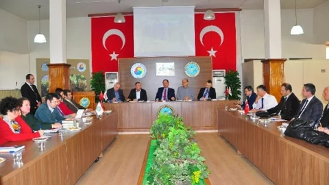 Prof. Dr. Altındişli'den Üzüm Çağrısı