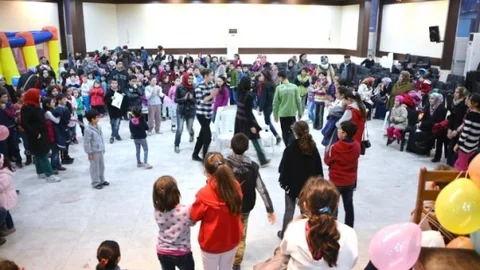 Gediz Belediyesinden Minik Öğrencilere Karne Şenliği