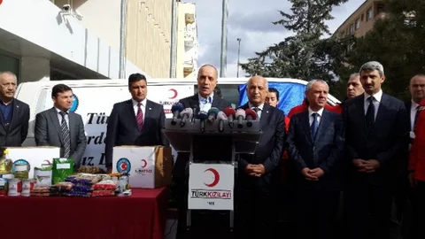 Kızılay Ve Türk-Iş'ten Başkent'teki Türkmenlere Yardım