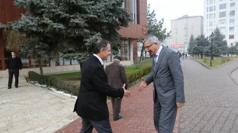 Niğde Valisi Büyükşehir'de