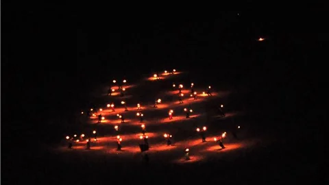 Bitlis'te meşaleli ve havai fişekli kayak gösterisi