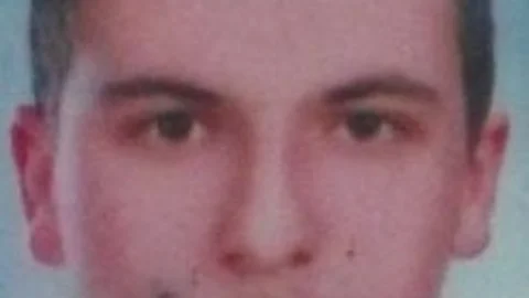 Kendisini Asarak İntihar Etti