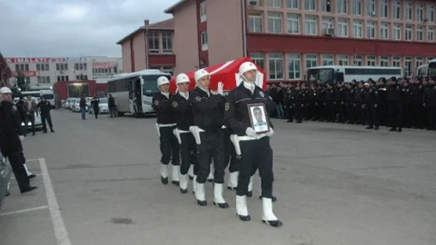 Genç Polisin Cenaze Töreninde Gözyaşları Sel Oldu
