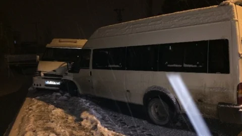 Van'da Trafik Kazası; 8 Yaralı