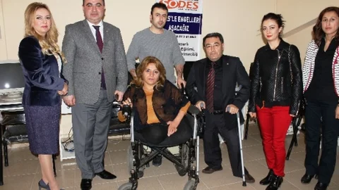 Adana Barosu'ndan Engellilere Bilgisayar