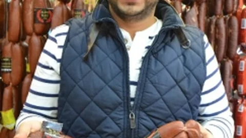 Erciyes Dağındaki Yoğunluk Pastırma Ve Sucuk Satıcılarının Yüzünü Güldürdü