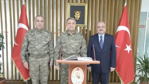 Ege Ordu Komutanı'ndan Vali Kocatepe'ye Ziyaret