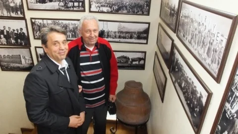 Burhaniye'nin Eski Fotografları İlgi Odağı Oldu