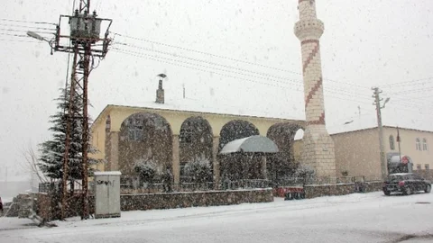 Bingöl'de İmamın Bilgisayarını Çaldılar