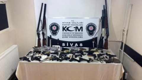 Sivas'ta Silah Kaçakçılığı Operasyonu 16 Gözaltı
