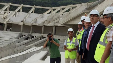 Trabzon Akyazı Stadyumuna ''akıllı'' çatı