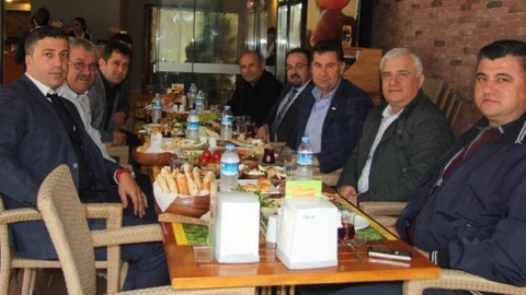 Başkan Kocadon Esnafla Bir Araya Geldi