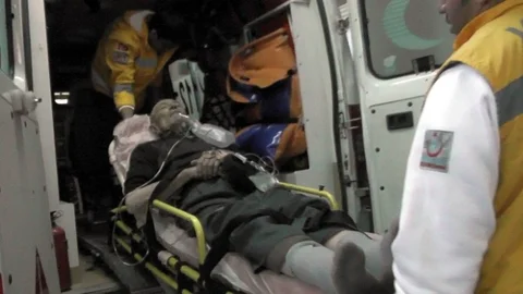 Kalp Krizi Geçiren Sürücü Ağaca Çarparak Durabildi