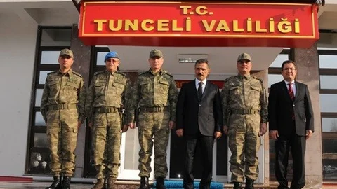 8. Kolordu Komutanı Uyar'dan Tunceli Valisi Kaymak'a Ziyaret