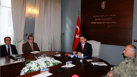 Dağdaki sığınakta patlayıcı ve gıda ele geçirildi