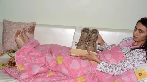 ''zehirli Ayakkabı'' İddiasına Bakanlık İncelemesi