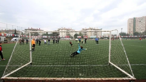 Amatör Spor Kulüpleri Karşıyaka'da Yarıştı