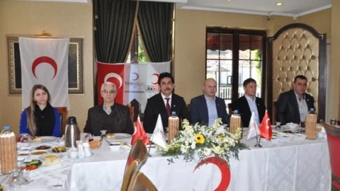 Serdivan Kızılay Şubesi Muhtarlarla Buluştu