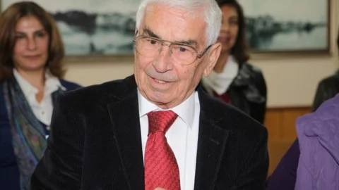 Prof. Dr. Ural Dinç'e “Hizmet Ödülü”