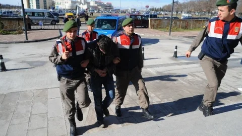 Telefonla Dolandırıcılık Yapan Şahsa Jandarmadan Suçüstü